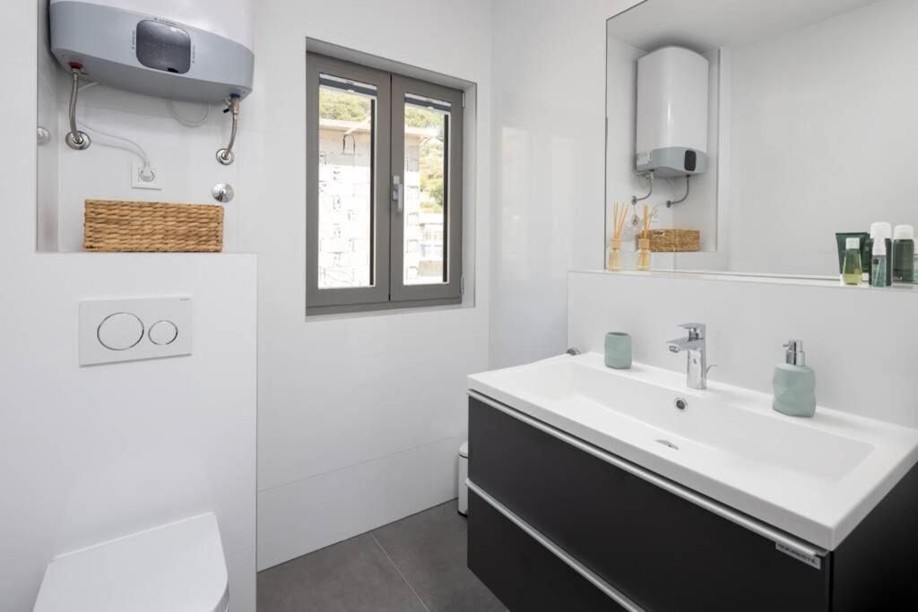 Holiday In Bol **** Green Apartman Kültér fotó